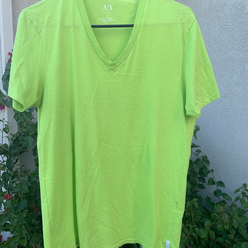 MENS ARMANI EXCHANGE V-NECK T-SHIRT SIZE SMALL